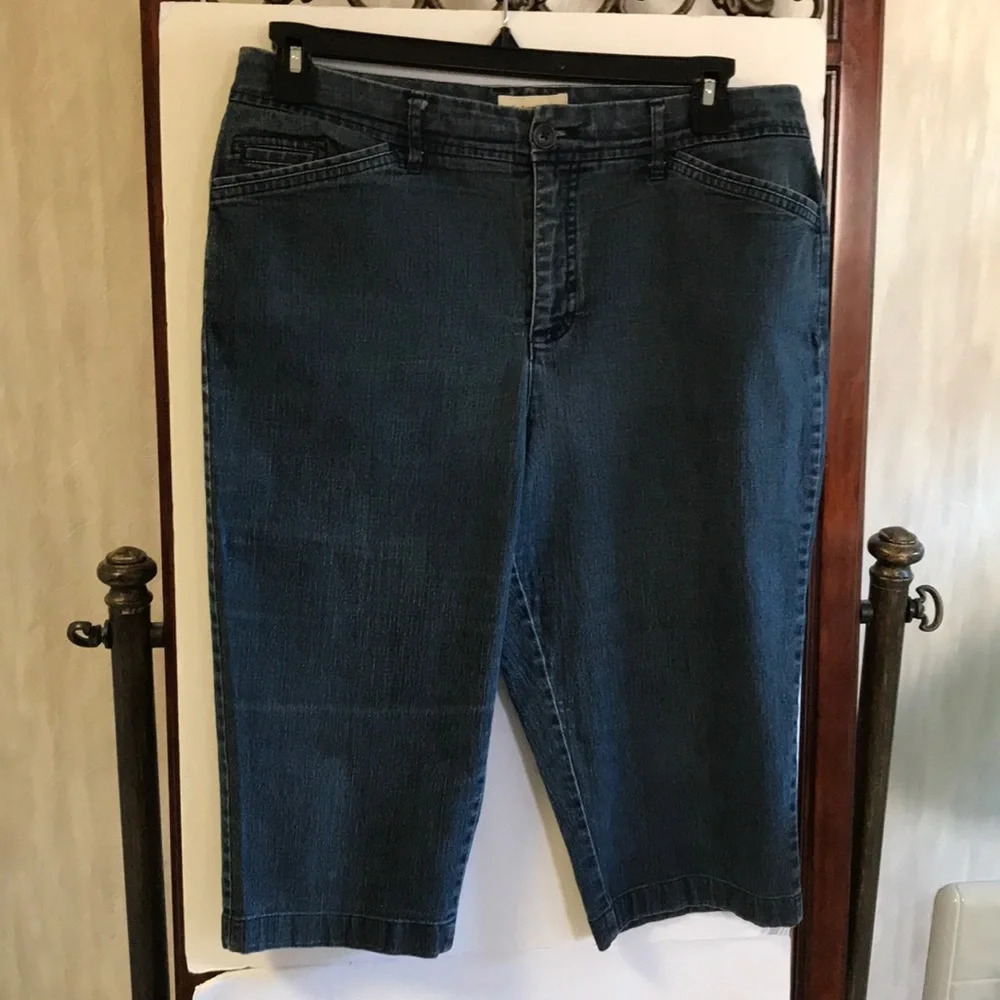 St. John’s Bay secretly slender capri jeans, sz 14